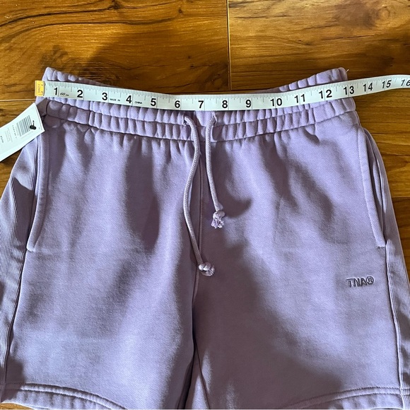 Aritzia TNA Cozy Fleece Boyfriend Sweatshorts New XS Lavender - Picture 6 of 13